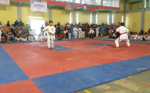 250 Pelajar Ikuti Kejuaraan Karate-Do di GOR SMT